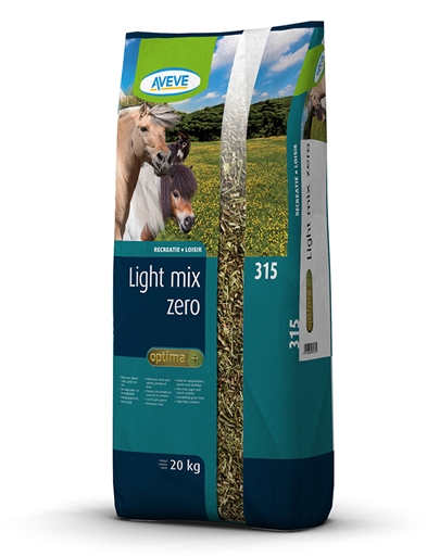 Påse med AVEVE Light Mix Zero hästfoder, 20 kg, med en bild av hästar och en gräsplan.