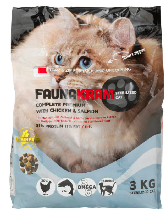 Faunakram 3kg premium måltid med kyckling & lax, foto av fluffig orange katt, utfodringsinformation fram.