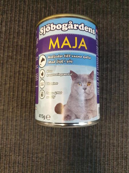 En burk med Sjöbogårdens Maja kattmat med en grå katt på etiketten.