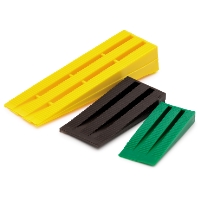 KIL MIX 2+4+4 SB BÅREBO utjämningskilar i gult, svart och grönt på vit bakgrund.