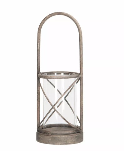 Ljuslykta Sofi Metall: en vintage-lykta i metall och glas med ett rundat handtag.