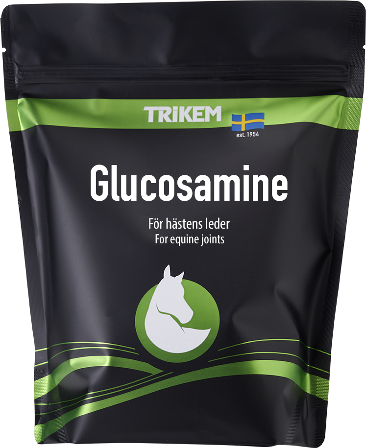 Svart förpackning med Trikem Glucosamine 1000g för hästar, med gröna och vita designaccenter.