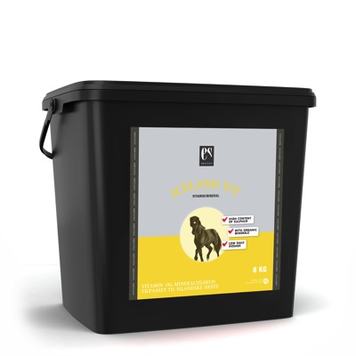 Svart hink märkt EQUSANA ICELAND VIT 5 KG med ett får och produktinformation.