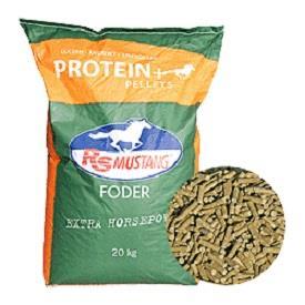 20 kg RS Mustang® Protein+ Pellets-påse med en närbild av pelletsen.