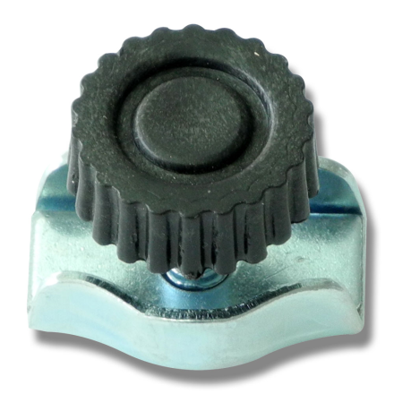 Repskarv + 5 mm 2 st/fp: Svart plastknopp med räfflad kant på blank böjd metallbas.