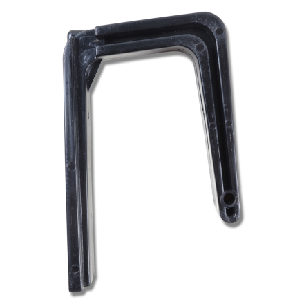 Svart Handtag/upphängningsbeslag i plast mot vit bakgrund.