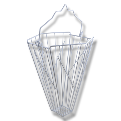 Grönfoderkorg, 360 mm konisk trådkorg med geometriskt handtag, mot vit bakgrund.