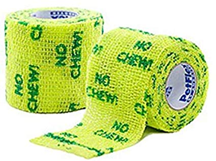 Två rullar Petflex No Chew 50 mm gul bandageplast med grön "NO CHEW"-text.