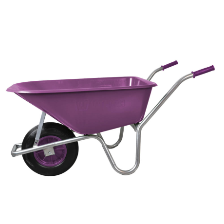 En lila SKOTTKÄRRA 100 L PLAST med ett svart hjul och handtag i metall.