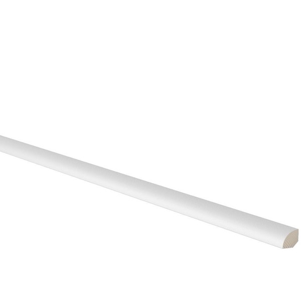 En vit, kvartsrund list av trä mot en vit bakgrund.