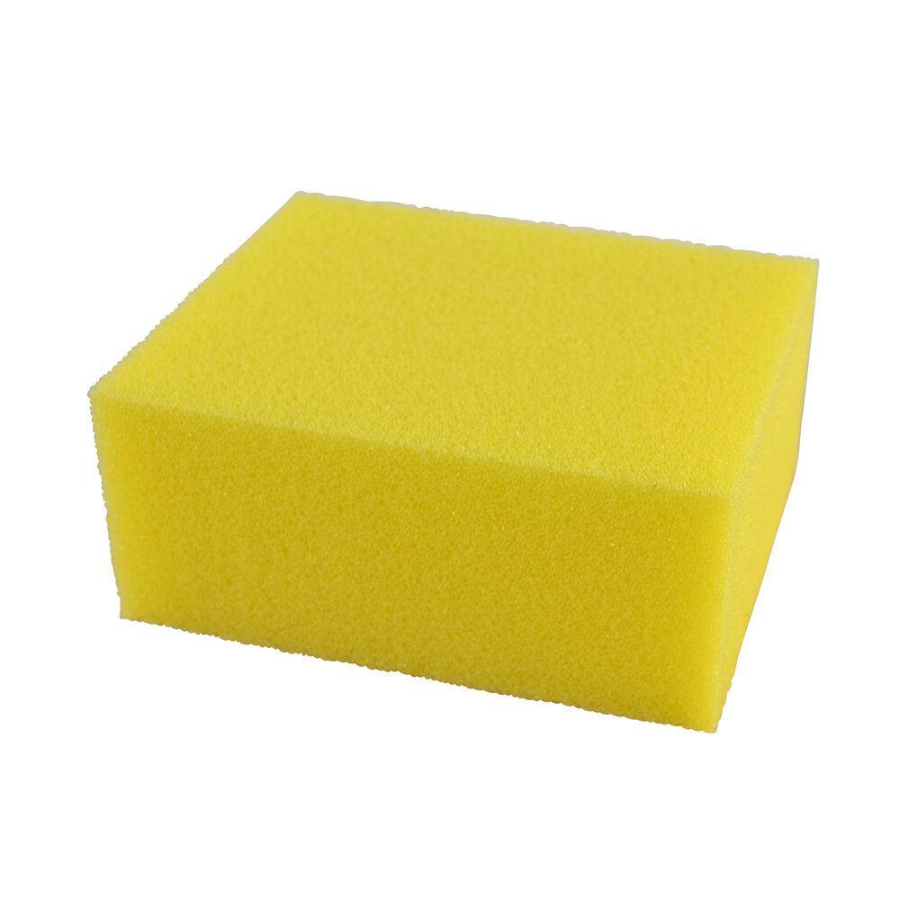 Svamp Allrengöring - en rektangulär gul rengöringssvamp mot en vit bakgrund.