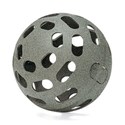 Grå Eco plast snackball för höns med ovala och runda utskurna hål på ytan.