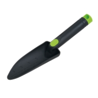 PLANTERINGSSPADE SMAL: Svart och grön handspade med spetsigt blad och ergonomiskt handtag.