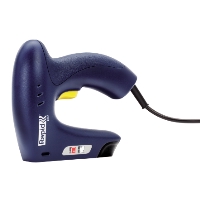 En sidovy av HÄFTPISTOL E100 C, en blå elektrisk häftapparat med en ansluten sladd.