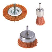 Tre NYLONBORSTSATS 3 DELAR orange stålborstar med metallskaft för elverktyg.