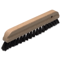 TAPETBORSTE TRÄ 3-RAD: Borste med träskaft och vinklade, styva svarta borst.