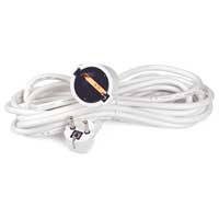 Vit förlängningssladd med en europeisk kontakt och ett svart uttag.