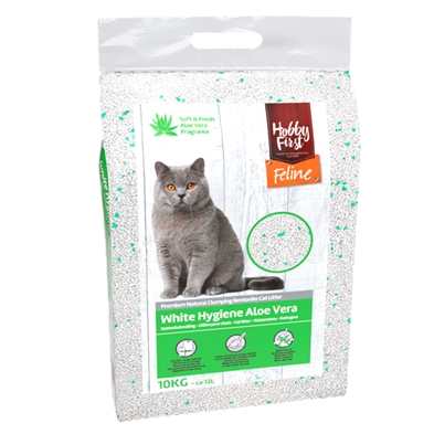 10 kg HOBBY FIRST HYGIENE KATTSAND ALOE VERA kattströ med en grå katt på påsen.