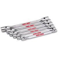 Sex kromade dubbeländade offsettnycklar från serien LEDHYLSNYCKELSATS 6DEL ETC, staplade.