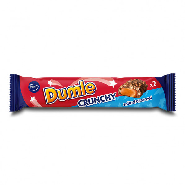 Dumle Crunchy Salted Caramel godisbar med två bitar i röd och blå förpackning.