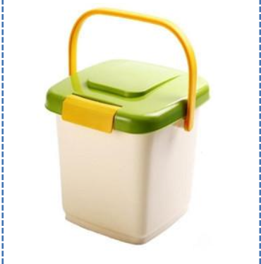 Fodertunna - 3kg: fyrkantig plastbehållare med grönt lock och gult handtag.