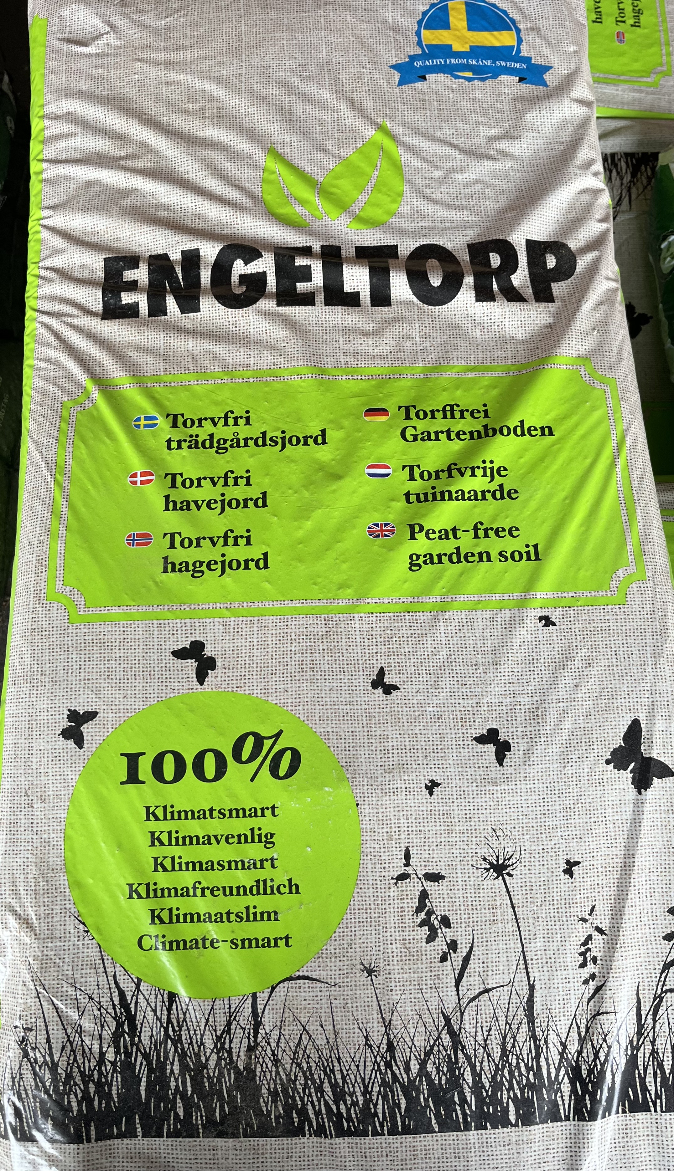 Engeltorp Torvfri jord 50l väska har klimatsmarta påståenden och flerspråkig text.
