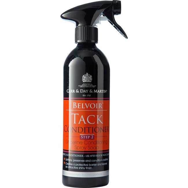 Belvoir Tack Conditioner 500ml i svart sprayflaska med orange etikett från Carr & Day & Martin.