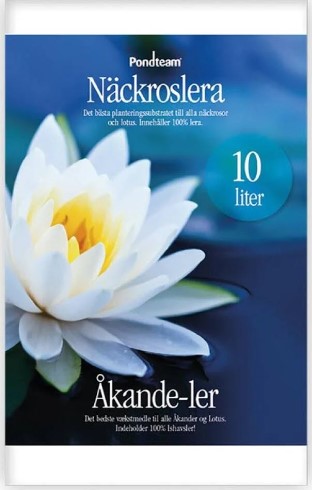 En vit näckros med text som beskriver dammjord för näckrosor och lotus.