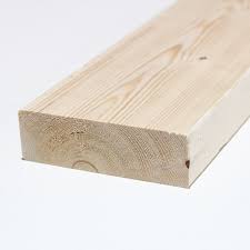 Närbild av en Virke regel 45*170 plank med slät yta och synlig träådring.