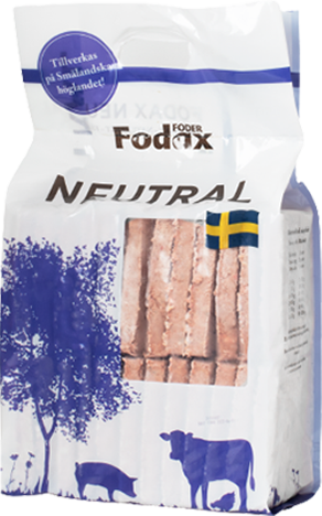 Vit påse Fodax neutral 10 kg djurfoder med svensk flagga och blå djursilhuetter.