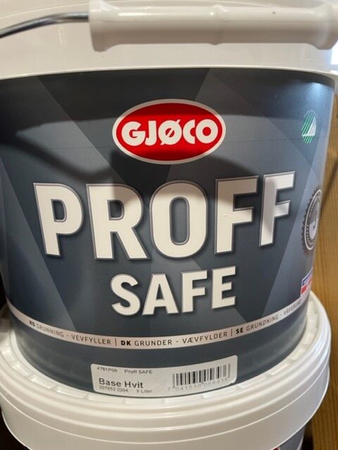 En hink märkt Proff safe vit 9LITER tak/grund med grå bakgrund och vit text.