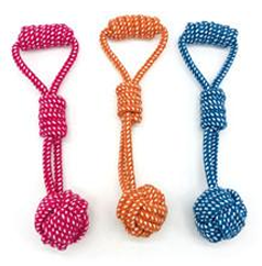 Tre hundleksaker av märket Handy Ring i färgerna rosa, orange och blå mot en vit bakgrund.