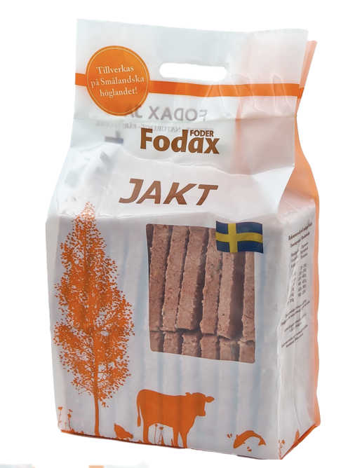 Påse med Fodax JAKT hundfoder med orange design och svensk flagga på framsidan.