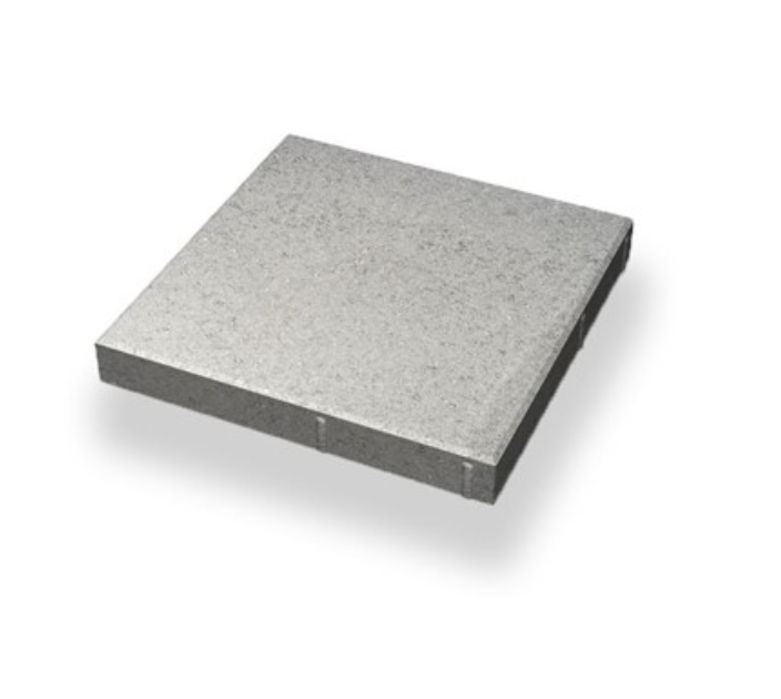 En fyrkantig grå MARKPLATTA VILLA SLÄT 400x400x50mm gatsten på vit bakgrund.