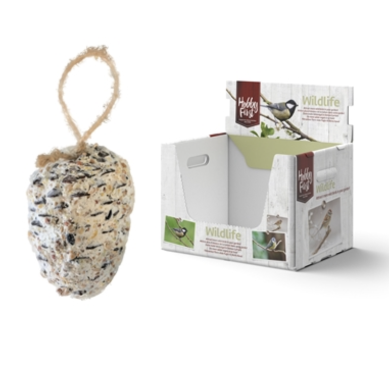 HOBBY FIRST FETTKOTTE 330 G hängande fågelfrön i en vit displaylåda med djurmotiv.