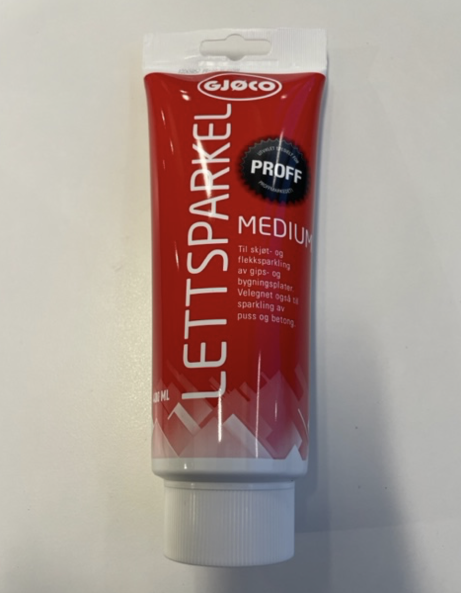 Gjøco lättspackel medium 400ml röd tub på vit yta.