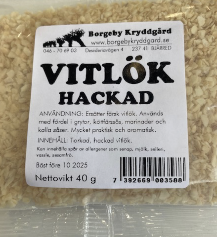Förpackning med VITLÖK HACKAD (40 G) med svensk etikett och streckkod.