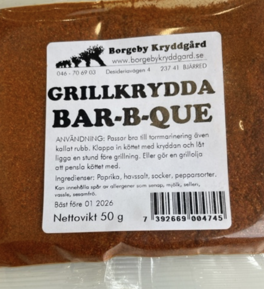 GRILLKRYDDA BAR-B-QUE (50 G) förpackning med svensk text på etiketten.