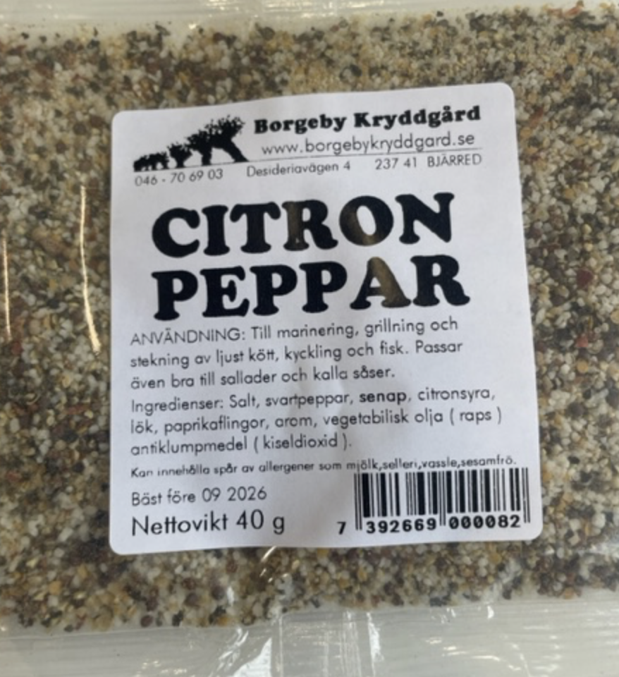 Förpackning med CITRONPEPPAR GROVMALEN (40 G) med svensk text på etiketten.