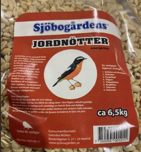 Sjöbogårdens jordnötter 6,5kg för fåglar, röd etikett med fågelillustration.