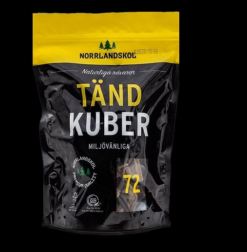 En svart och gul Tändkuber 72st bag med svensk text och miljövänliga symboler.