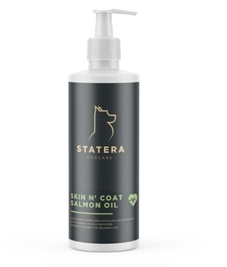 Vit flaska med STATERA DOGCARE LAXOLJA / SKIN N' COAT 250 ML med pumpdispenser.