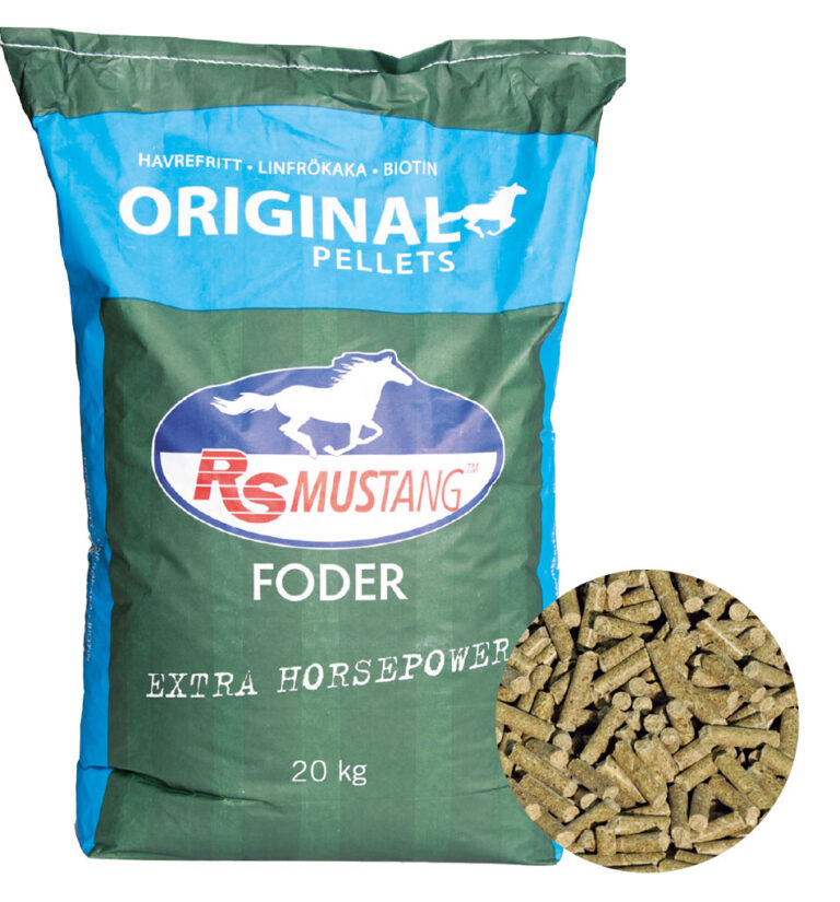 Blå påse med RS Mustang® Original Pellets 20 kg, med närbild av hästfoderpellets.