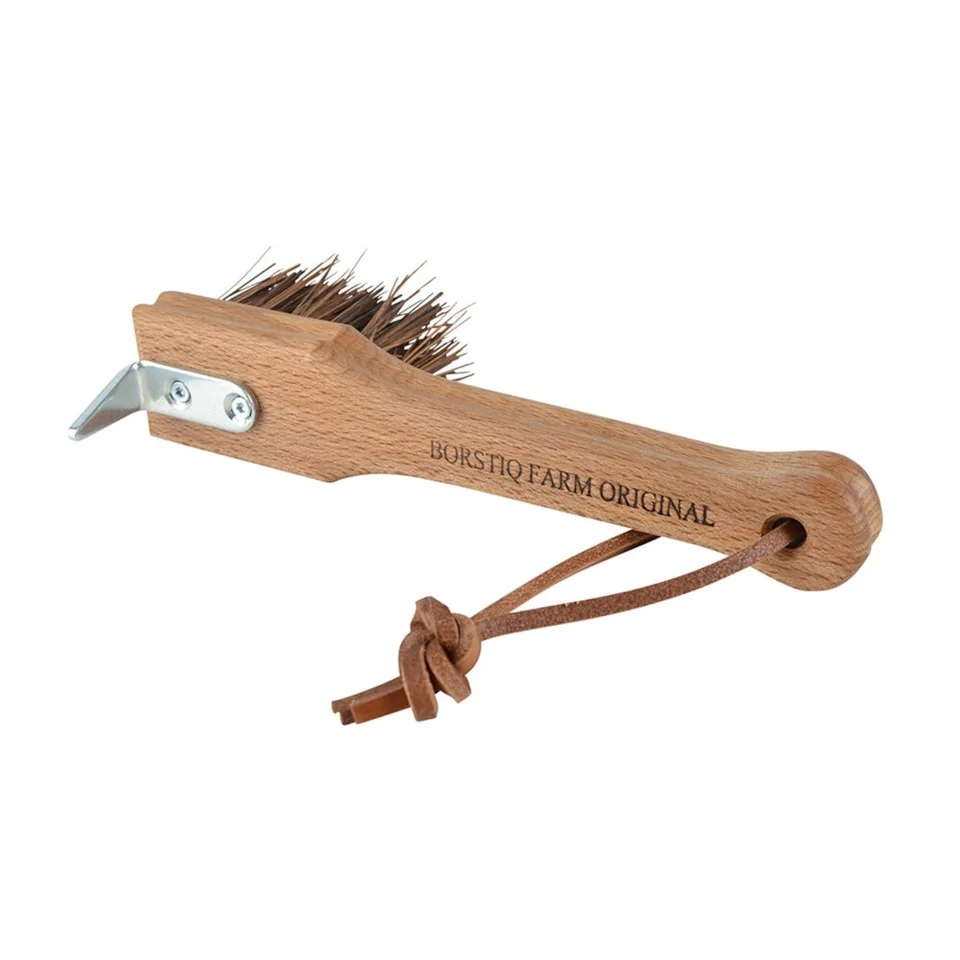 Borstiq Farm Hovkrats m. Bassine borste: hovplockarborste med metallskrapa och läderrem.